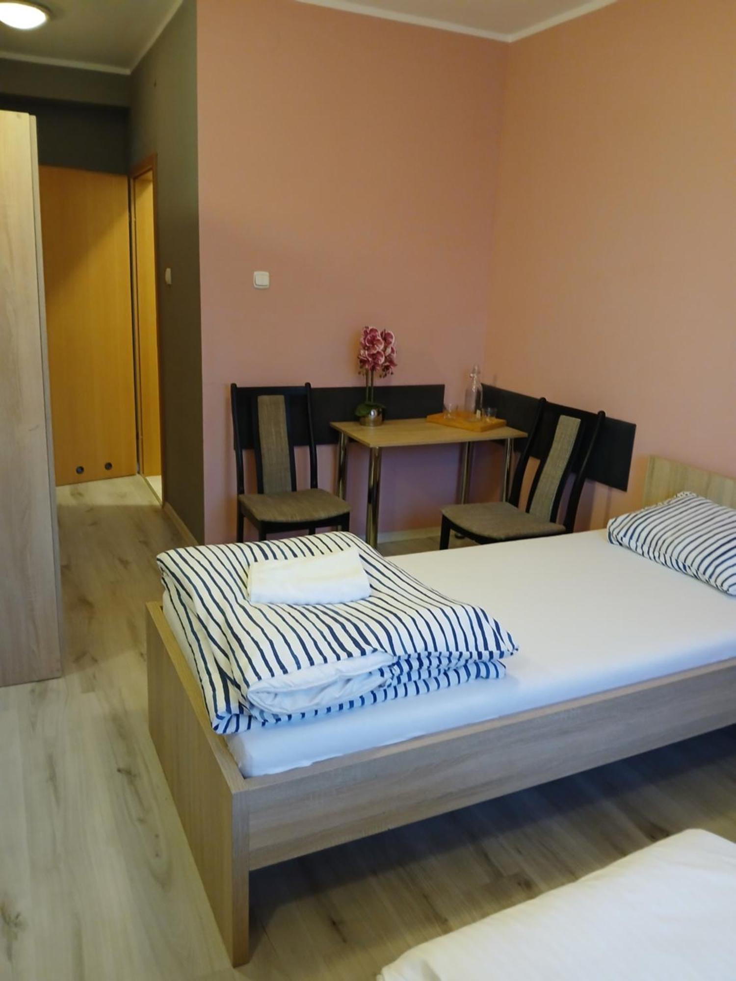 Bed and Breakfast Dom Brama Mazur Ostróda Exterior foto